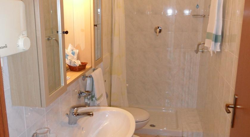 Casa Vacanze Touring Verbania Exterior foto