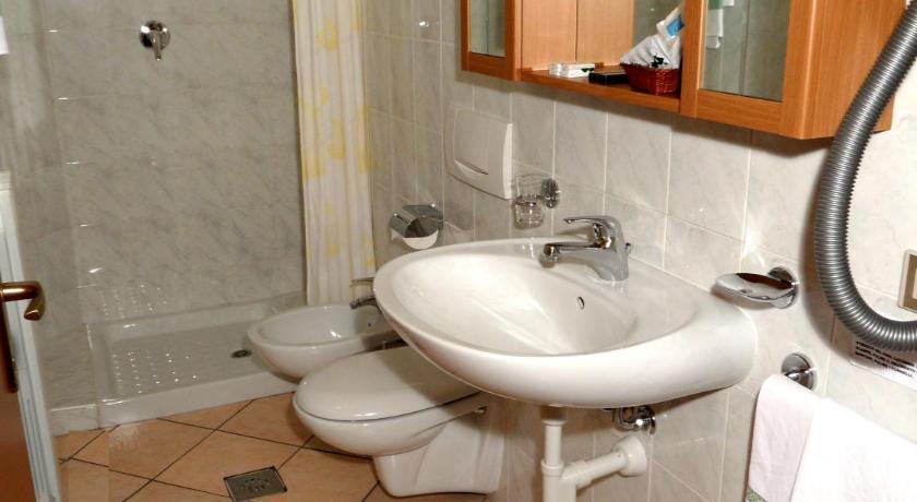 Casa Vacanze Touring Verbania Cameră foto